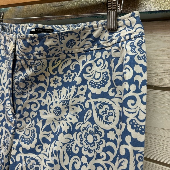 Talbots The Perfect Skimmer Pants 8P Blue White Floral Pattern - Picture 4 of 6